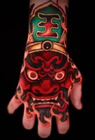 mà posterior tatuatge tradicional 9 agosarat i ric ric lleó tradicional Tang esperant la part posterior del patró de tatuatge de mà