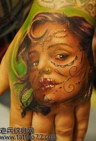mano reen 3D koloro beleco Portreto tatuaje ŝablono