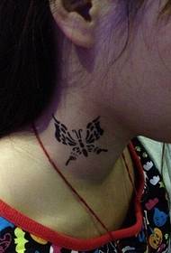 소녀 목 클래식 패션 잘 생긴 토템 나비 문신 사진