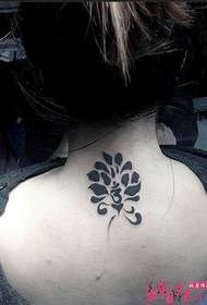 piger alternative kreative nakke tatoveringsbilleder