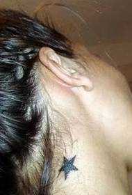 Gambar tato bintang leher Fernandez