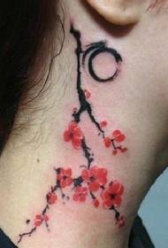 bagian leher gadis dari gambar tato plum yang indah