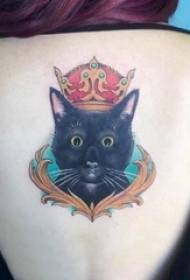 皇冠和貓紋身圖片背面的紋身背女孩