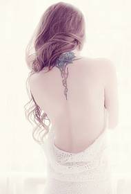 мода дівчина шиї назад особистість альтернатива тотем татуювання фігура