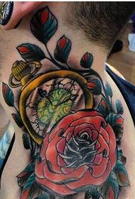 modna osobnost muški vrat dobro izgleda džepni sat ruža tetovaža slika