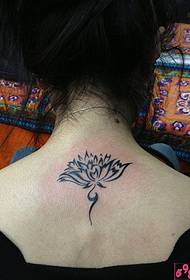 muguras kakla augsta tīra lotosa tetovējuma bilde