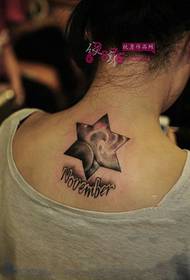 po gwiaździstej gwiazdce pięcioramienna gwiazda obrazu tatuażu na szyi