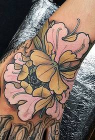 hand back school painted chrysanthemum tattoo Pattern