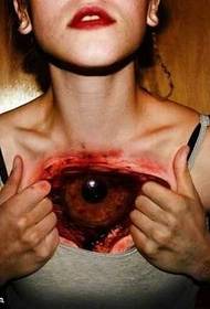 Smurtinis kruvinas akių tatuiruotės modelis