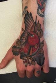 ръка назад европейски и американски модел татуировка кинжал птица