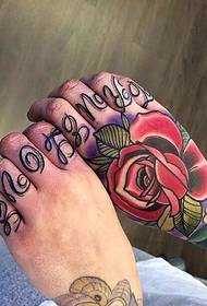 група неверојатни и привлечни слики за тетоважи со цветни раце