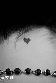 шема на тетоважа на срцето на вратот