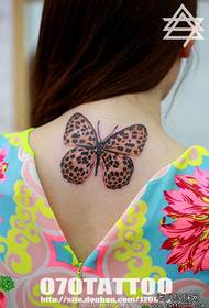 fată gât frumos și frumos model de tatuaj fluture leopard