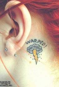 modello di tatuaggio lampo orecchio nuvola nera