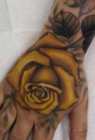 Tattoo Rose Boys Обратно върху цветна картина на татуировката на розата