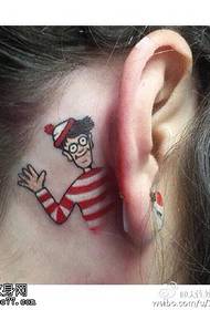 modello del tatuaggio del pagliaccio dopo l'orecchio