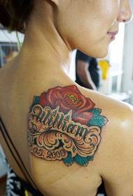 тренд љепота рамена прекрасан узорак тетоважа ружа