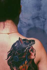 osobní unikátní zadní alternativní totem tetování
