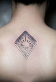 tillbaka geometri havet soluppgång tatuering mönster