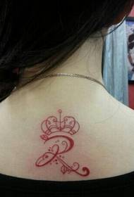 back fashion personality of the crown English tattoo