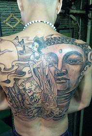 optager hele bagsiden af pentagrammet En totem-tatovering