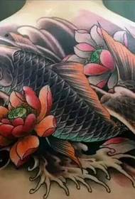svijetli uzorak tetovaže lignje lignje u boji leđa