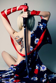 Women's personality Japanese squid tattoo