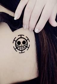 Tatuatu di Logo di una Piece