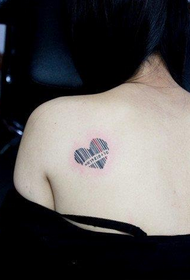 плечы багіні ў плячы любоўнай версіі малюнка татуіроўкі са штрых-кодам