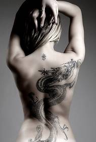 tatuaje tótem de dragón para atrás de beleza sexy