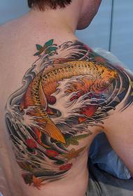 patrón de tatuaje de calamar de hombro masculino
