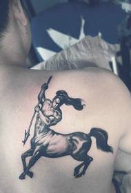 Europski i američki stil back man tattoo 93732 - gospodin sova cijev na leđima