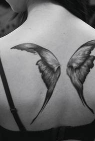 skaistuma muguras personības tauriņa spārna tetovējuma attēls