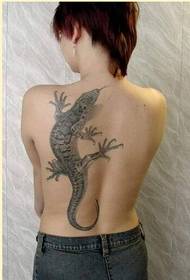personal fashion female back lizard tattoo