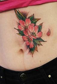 လှပပြီးပွင့်ပွင့်သောပန်းပွင့် tattoo ပုံစံ