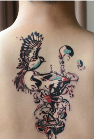バック人格代替鳥のタトゥー