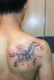 вратите се креативном линијом узорка тетоваже коња
