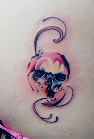 moteriškos spalvos kaukolės tatuiruotės figūra