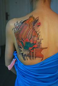 kadın arka lotus kalamar dövme deseni