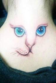 szyja niebieska, duże oczy, rysunek tatuażu kota