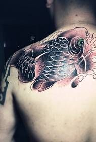 vibrante modello di tatuaggio calamari bianco e nero sul retro