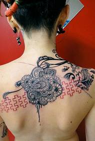 ženské späť módne krásne tetovanie totem