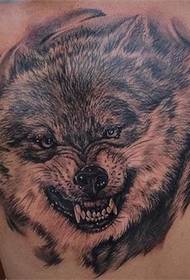 tattoo wolf ຜູ້ຊາຍຢ່າງຮຸນແຮງຢູ່ດ້ານຫລັງ