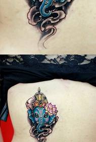 girls back cute little olifant tattoo patroon