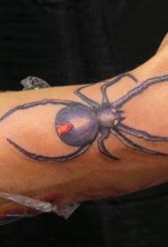 malé tetovanie pavúka na zápästí