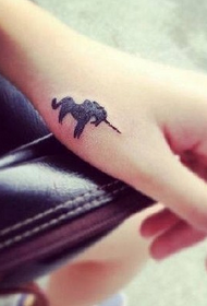 Dívka Tiger Black Small Unicorn Tattoo