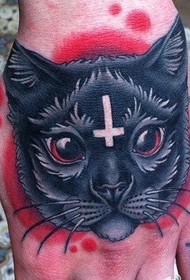 тенденция на ръката Стилна татуировка на котка