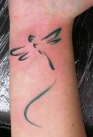 håndleddet Dragonfly silhouette tatoveringsmønster