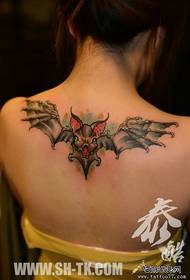 გოგონა უკან კლასიკური სიმპათიური bat Tattoo ნიმუში