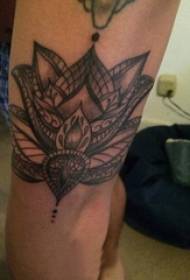 spalni lotus tattoo moški zapestje na sliki tetovaže spalnega lotosa